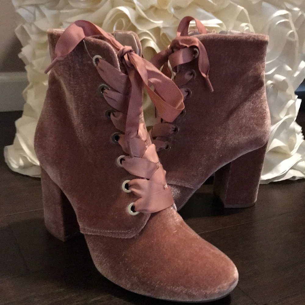 Kenneth Cole Booties